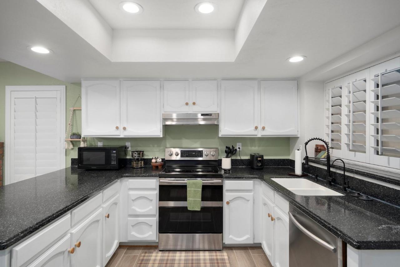 Large Pool With Diving Board, Remodeled 3Bdrm, Near State Farm Stdm And More! بيوريا المظهر الخارجي الصورة